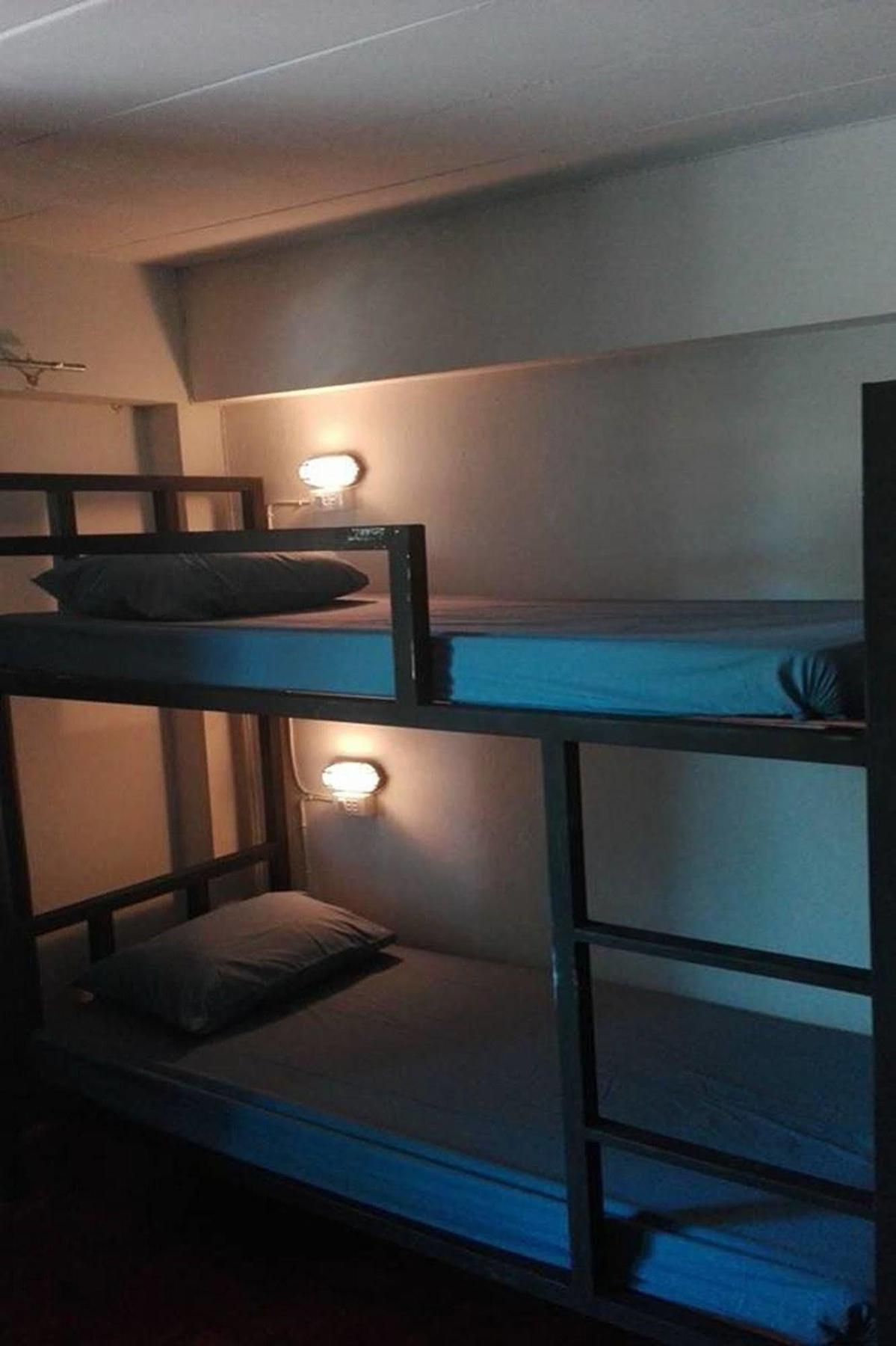 Cham Cha Hostel チエンマイ エクステリア 写真