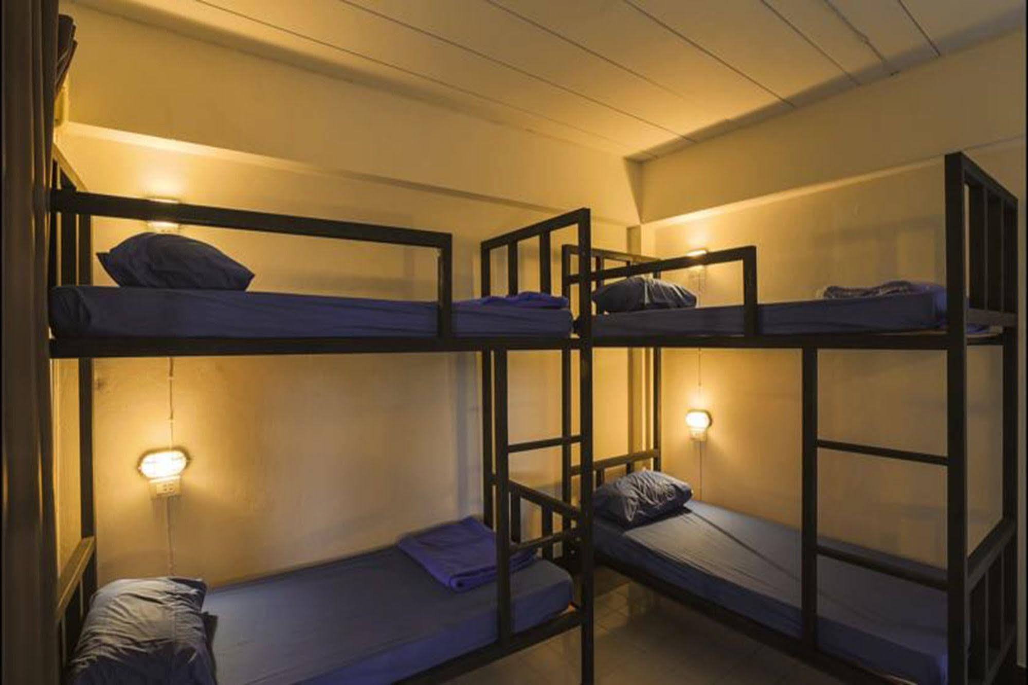 Cham Cha Hostel チエンマイ エクステリア 写真