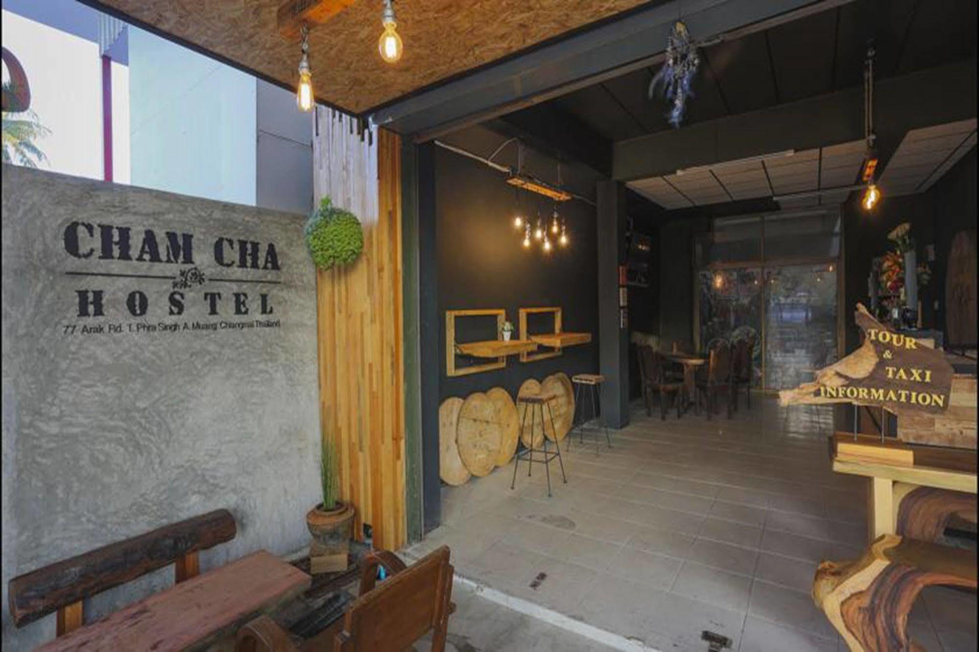 Cham Cha Hostel チエンマイ エクステリア 写真